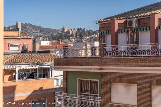  Pisazo para reformar en pleno centro de Granada - GRANADA 