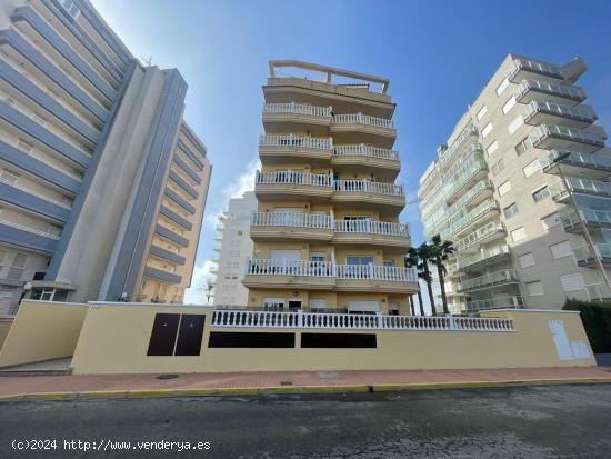  Estupendo apartamento con amplia terraza y piscina cerca del Puerto Deportivo de Guardamar - ALICANT 