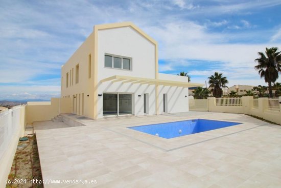  Villa en venta en Coín (Málaga) 