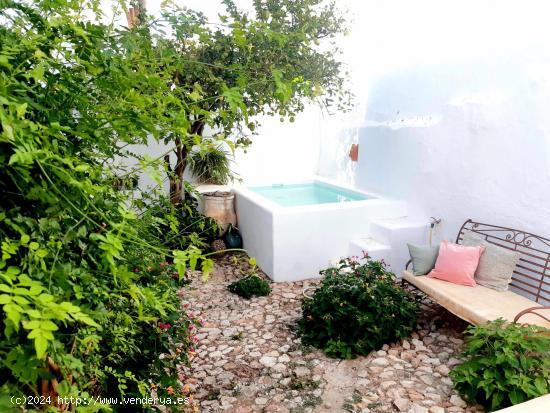  Casa de pueblo con patio y piscina en Archidona - MALAGA 