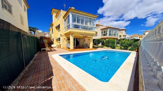  Villa en venta en Orihuela (Alicante) 