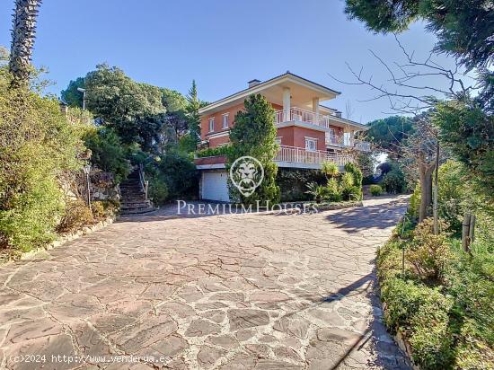  Casa en venta con magníficas vistas al mar - BARCELONA 