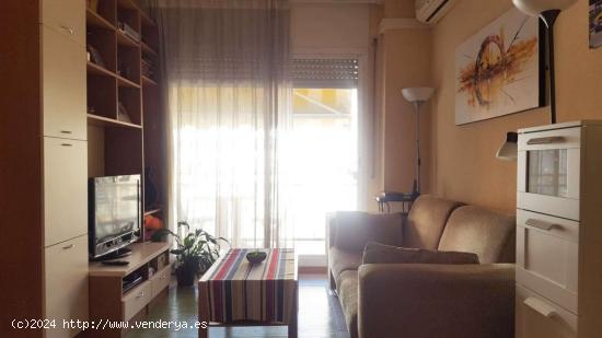  Acogedor apartamento de 2 dormitorios en alquiler cerca del metro en el centro de Sant Antoni - BARC 