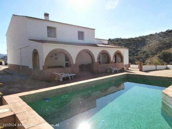  Villa en venta en Colmenar (Málaga) 