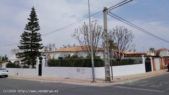  Chalet en venta en Torrevieja (Alicante) 