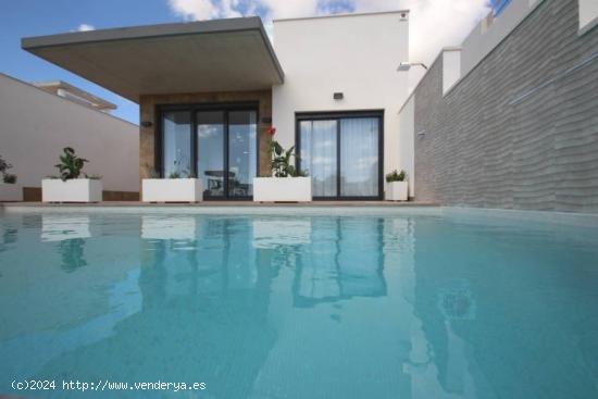  Villas de lujo en Dehesa de Campoamor, Orihuela Costa con piscina privada en parcelas de 500 mts - A 