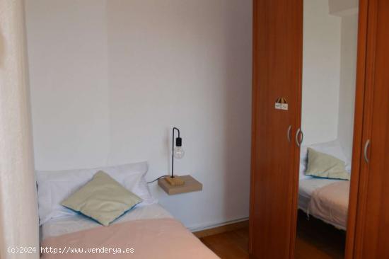  Habitaciones en alquiler en apartamento de 3 dormitorios en Usera. - MADRID 
