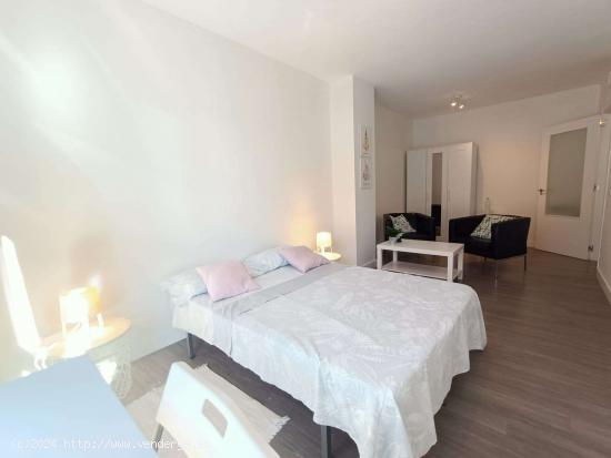  Se alquilan habitaciones en piso de 3 habitaciones en Rivas-Vaciamadrid - MADRID 