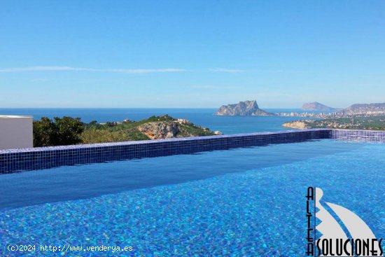  En Venta espectacular Villa con piscina privada y preciosas vistas al Mar. 