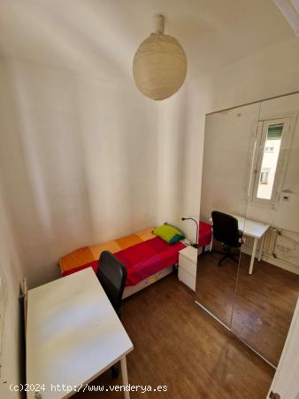  Compartir habitación en apartamento de 6 habitaciones cerca de Arguelles, Madrid - MADRID 