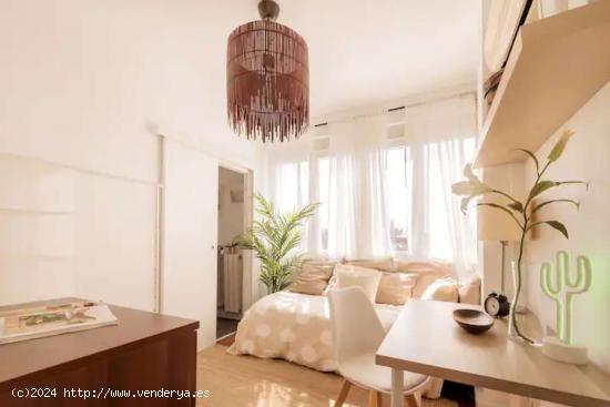  Habitación 1 en apartamento de 3 habitaciones en alquiler en Madrid - MADRID 