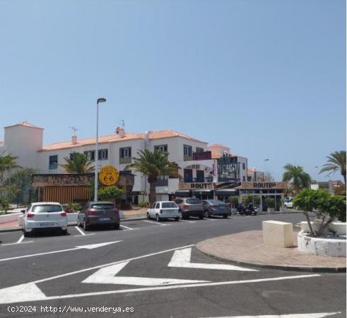  Venta Local comercial en Puerto Santiago con terrazas y adaptable apartamento según nueva normativa 