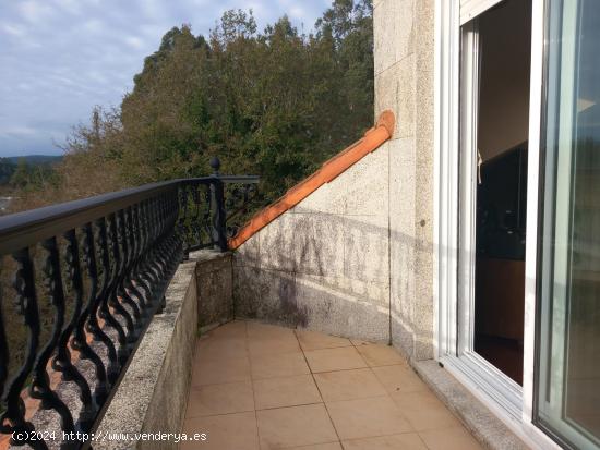 Piso en Venta en Moraña con 2 dormitorios, plaza de garaje y balcón terraza - PONTEVEDRA