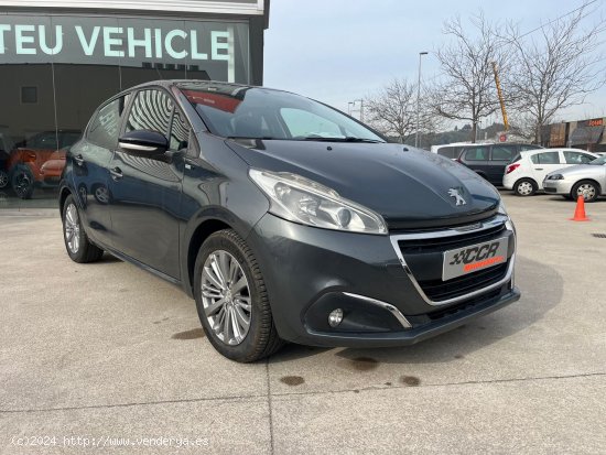  Peugeot 208 1.2 STYLE  5P - Granollers 