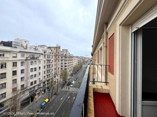  Alquiler para fijo de piso de 4 dormitorios con balcón y ascensor en Calvo Sotelo☀️ - CANTABRIA 