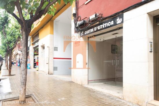  LOCAL COMERCIAL en PREMIA DE MAR: Zona Ambulatorio, calle Mercè - BARCELONA 