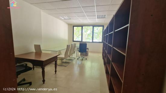  Se vende oficina en Sotovila II Guadiaro - CADIZ 
