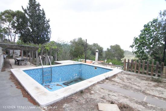  Terreno, no urbanizable, de 1.253 m2 con piscina y una caseta en Rives Blaves - BARCELONA 