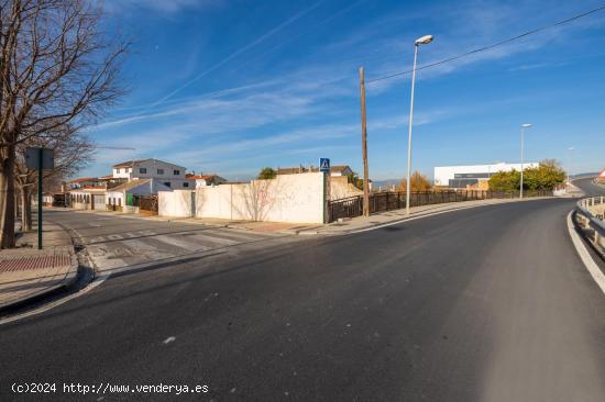  Parcelas listas para construir tu casa en Granada capital (Bobadilla) a un precio sin competencia -  