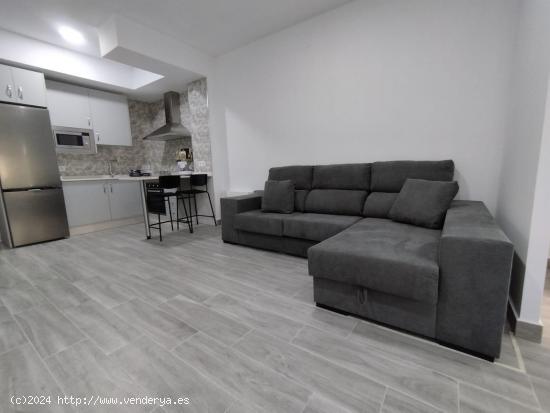  ¡Bienvenido al nuevo y moderno apartamento de tus sueños en el codiciado barrio de Valdepasillas!  