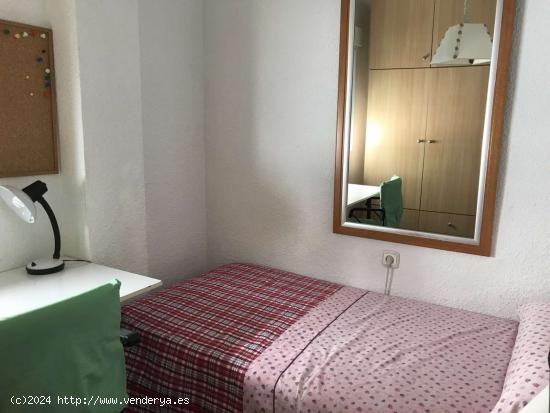  Alquiler de habitaciones en piso de 4 dormitorios en Murcia - MURCIA 