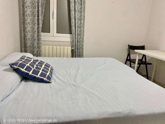  Alquiler de habitaciones en piso de 4 habitaciones en Horta-Guinardò - BARCELONA 