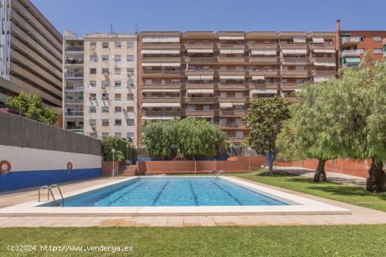  Excelente piso en Gran Vía de les Corts Catalanes, con zona comunitaria de lujo. - BARCELONA 