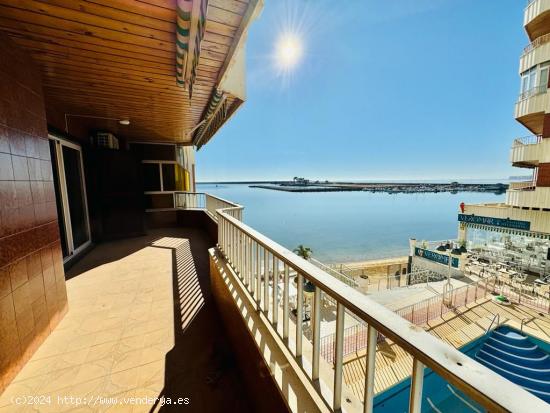  Lujoso Apartamento en Primera Línea de Playa con Vistas muy despejadas al Mar - ALICANTE 