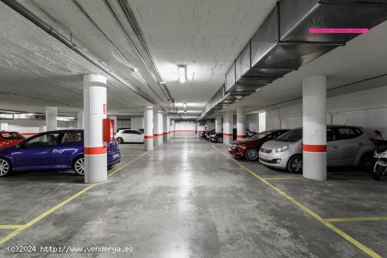  Amplia variedad de plazas de garaje con trastero en La Hípica - GRANADA 