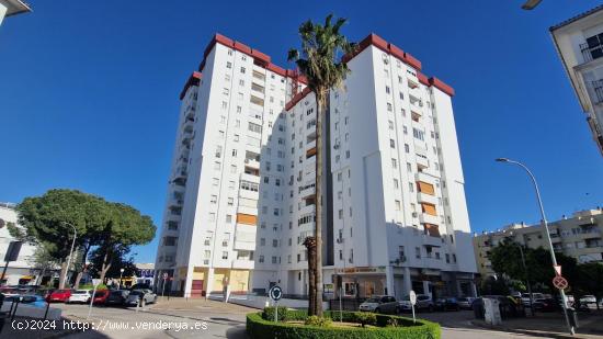  Piso en venta en Torres de Córdoba de 4 dormitorios y 2 baños - CADIZ 