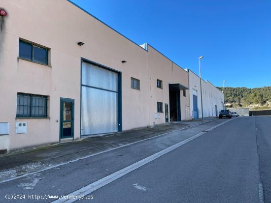  Nave industrial en alquiler en Sant Martí de Tous - BARCELONA 
