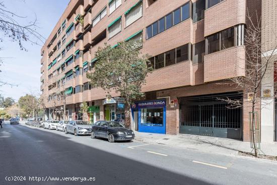 Plaza de aparcamiento en Melchor Almagro. - GRANADA 