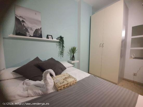  Alquiler de habitaciones en apartamento de 5 dormitorios en Las Palmas De Gran Canaria - LAS PALMAS 