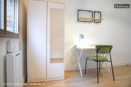  Alquiler de habitaciones en piso de 3 habitaciones en Puente De Vallecas - MADRID 
