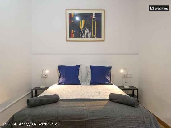  Se alquila habitación en piso de 3 dormitorios en L'Hospitalet de Llobregat - BARCELONA 