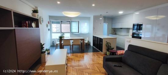  Luminoso piso en zona Balaidos con terraza y garaje incluido - PONTEVEDRA 