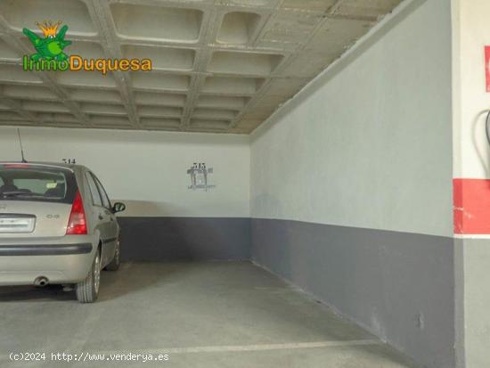  Plaza de parking en zona Pedro Antonio de Alarcón con vigilancia 24 horas. - GRANADA 