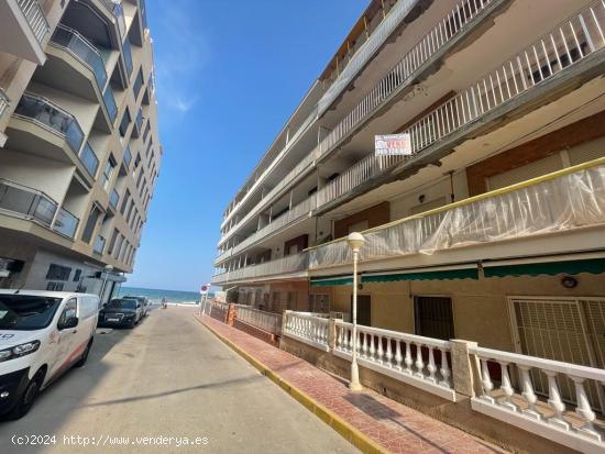  Fantástico apartamento ubicado en primera linea de playa en Guardamar, Alicante, Costa Blanca - ALI 