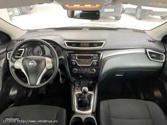 Nissan Qashqai 1.6dCi Visia 4x4-i Visia de 2016 con 107.000 Km por 17.900 EUR. en Guipuzcoa