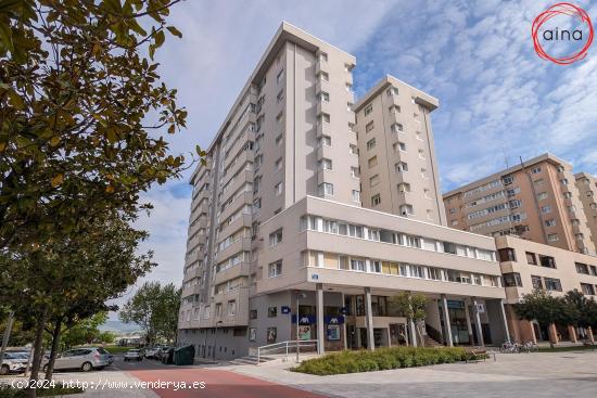 Barañáin: Zona central: Se vende piso a reformar 3ª altura de 3 habitaciones, 1 baño y balcón -