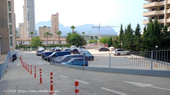  Se vende plaza de parking privada en zona Rincon de Loix llano, cerca de todos los servicios. - ALIC 