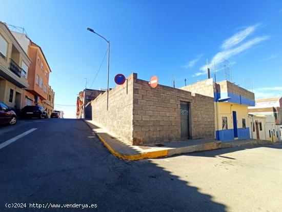  Terreno Urbano esquinero en La Llosa - CASTELLON 