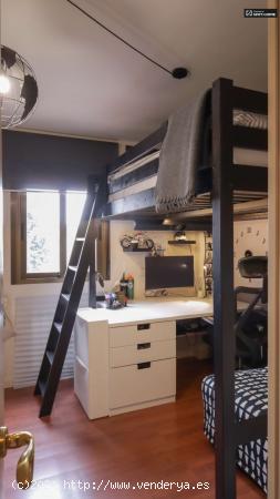  Se alquila habitación en piso de 3 habitaciones en Las Rozas de Madrid - MADRID 