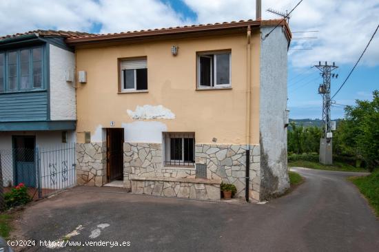  Venta de casa de tres dormitorios con finca de 182m2 de jardín  en Villaviciosa de Asturias. - ASTU 