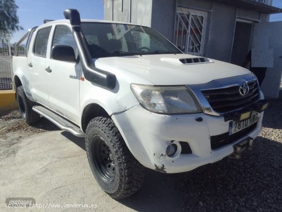  Toyota Hilux HILUX 2.5 D4D 144 CV DOBLE CABINA. de 2014 con 340.000 Km por 18.000 EUR. en Murcia 